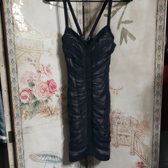 BCBGMaxAzria Dresses & Skirts - Womens bodycon little black dress.